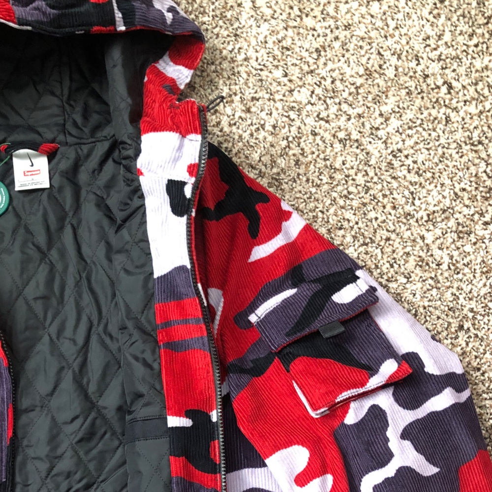 Supreme Nike corduroy full zip hooded jacket. Red camo. Size Lg. W/ StockX tag - Picture 6 of 13